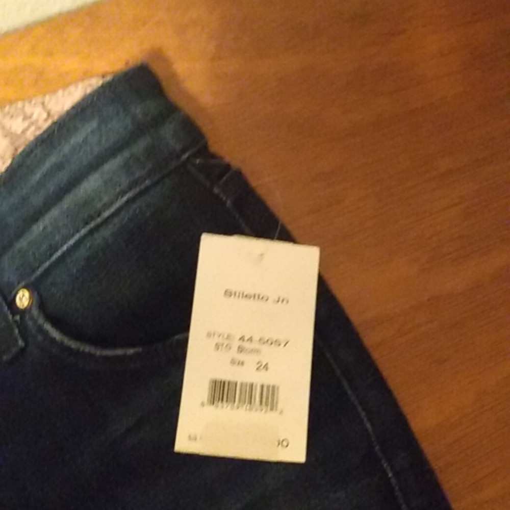 Jeans - Picture 2 of 3